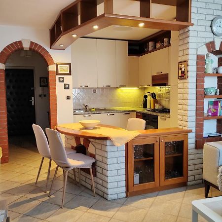 App Mirjana Apartment Новиград Екстериор снимка